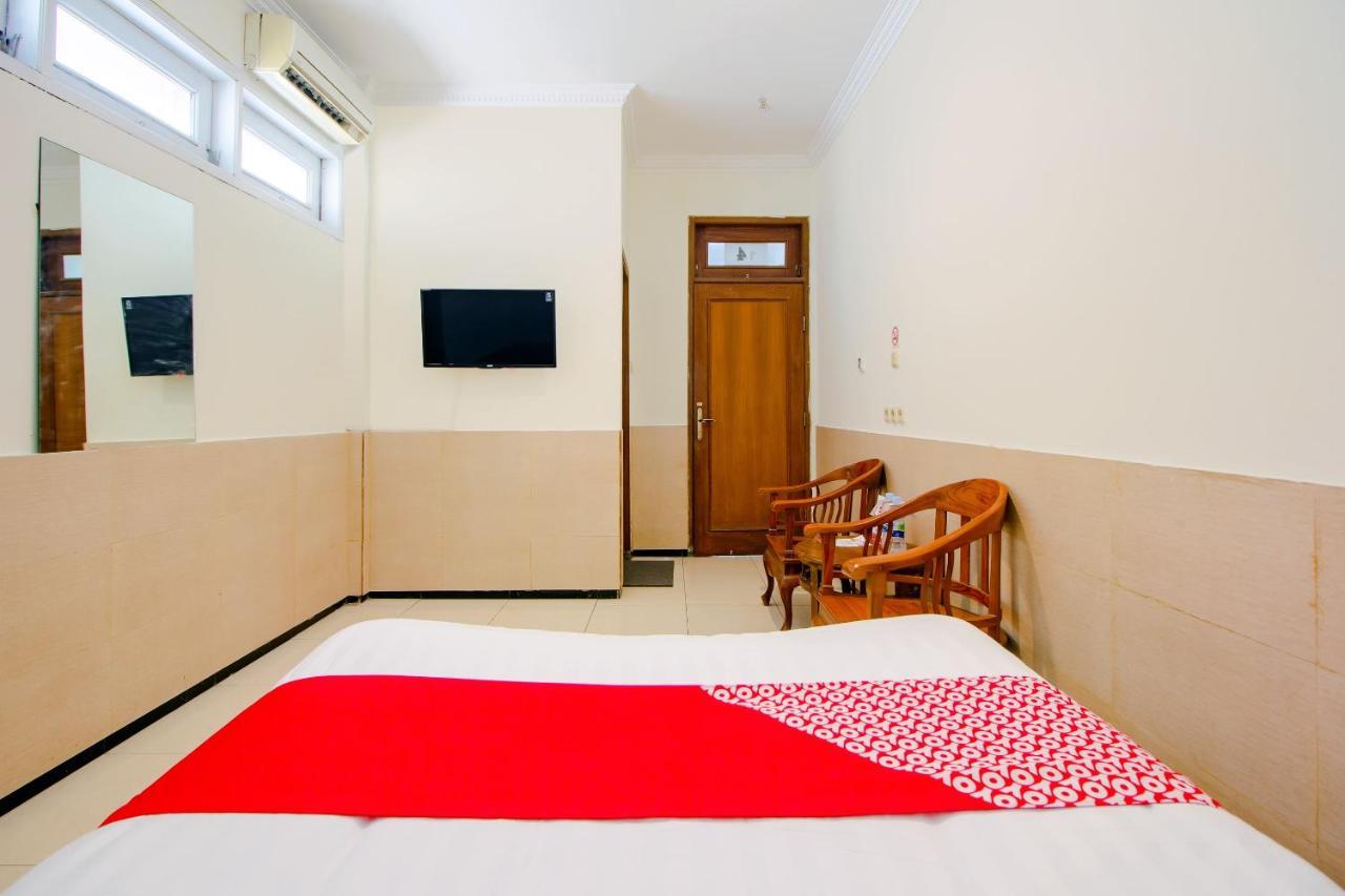 Oyo 1683 Hotel Musafira Syariah Джокякарта Екстериор снимка
