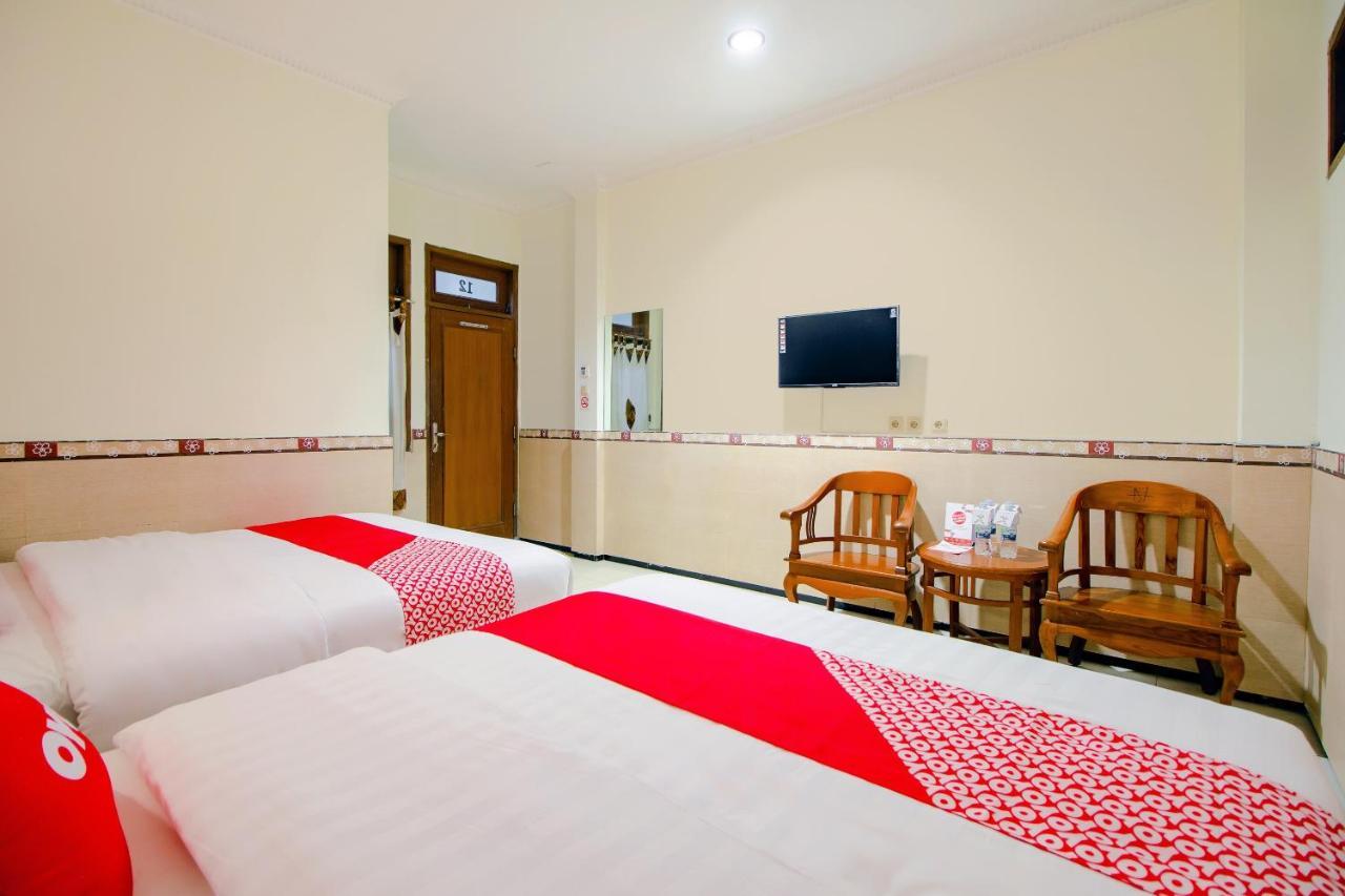 Oyo 1683 Hotel Musafira Syariah Джокякарта Екстериор снимка