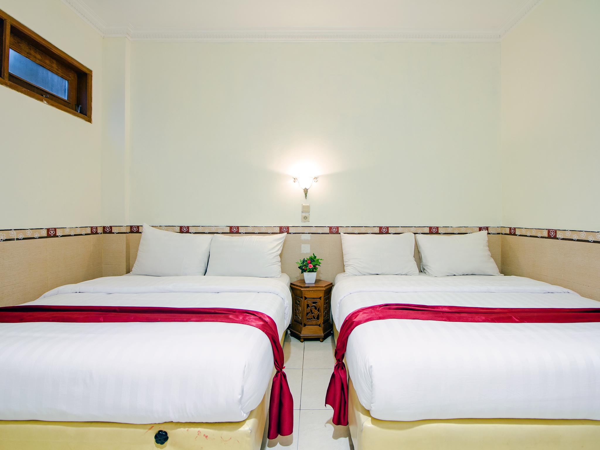 Oyo 1683 Hotel Musafira Syariah Джокякарта Екстериор снимка