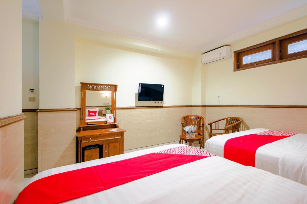 Oyo 1683 Hotel Musafira Syariah Джокякарта Екстериор снимка