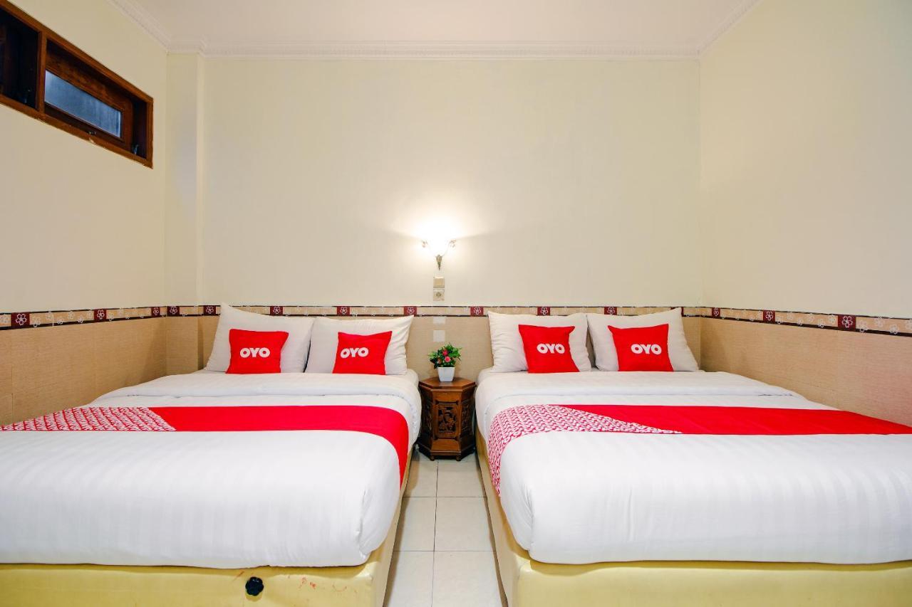 Oyo 1683 Hotel Musafira Syariah Джокякарта Екстериор снимка